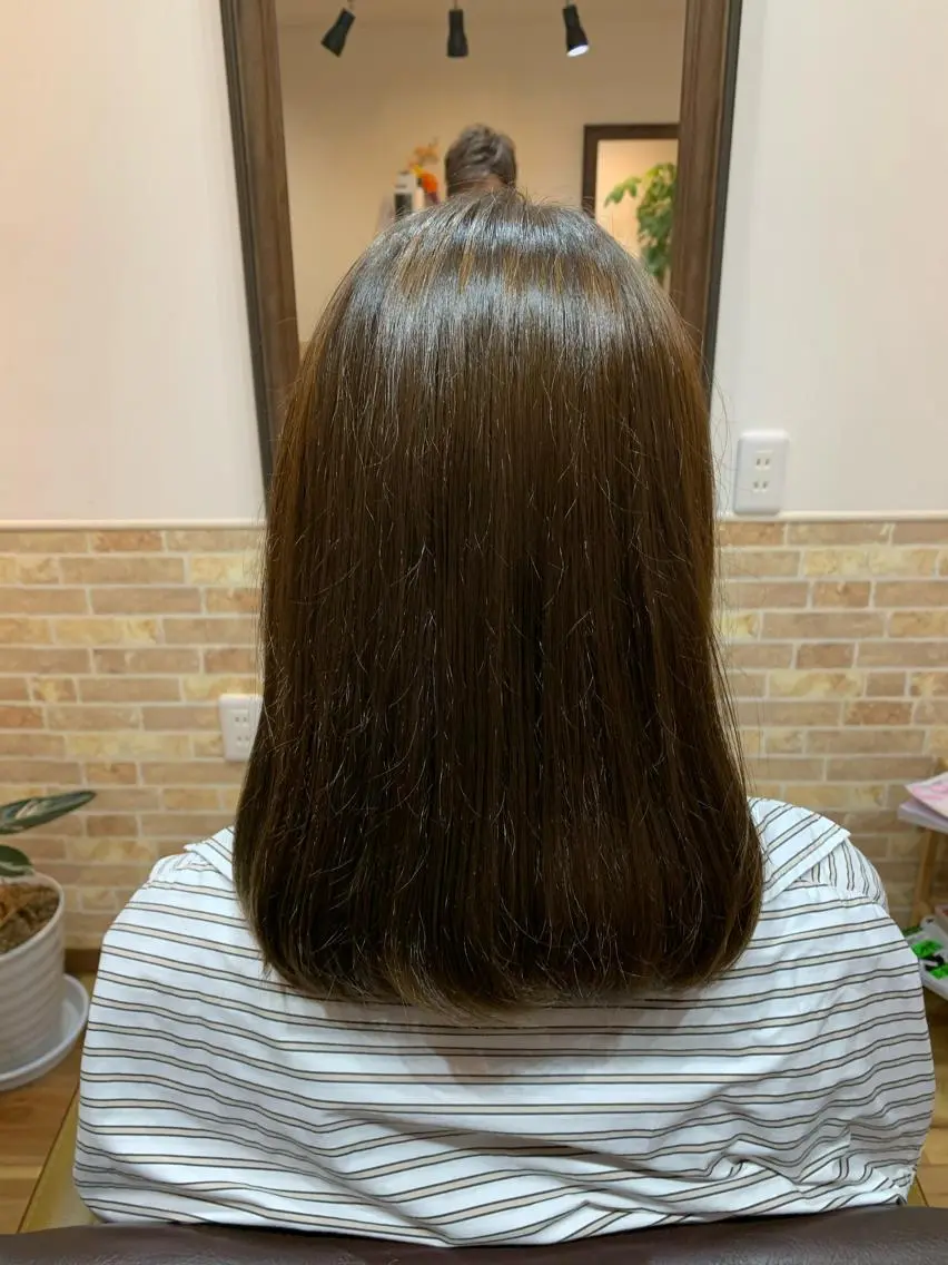 ミディアム カラー ヘアカラー ヘアーハウス テンプラードのヘアスタイル
