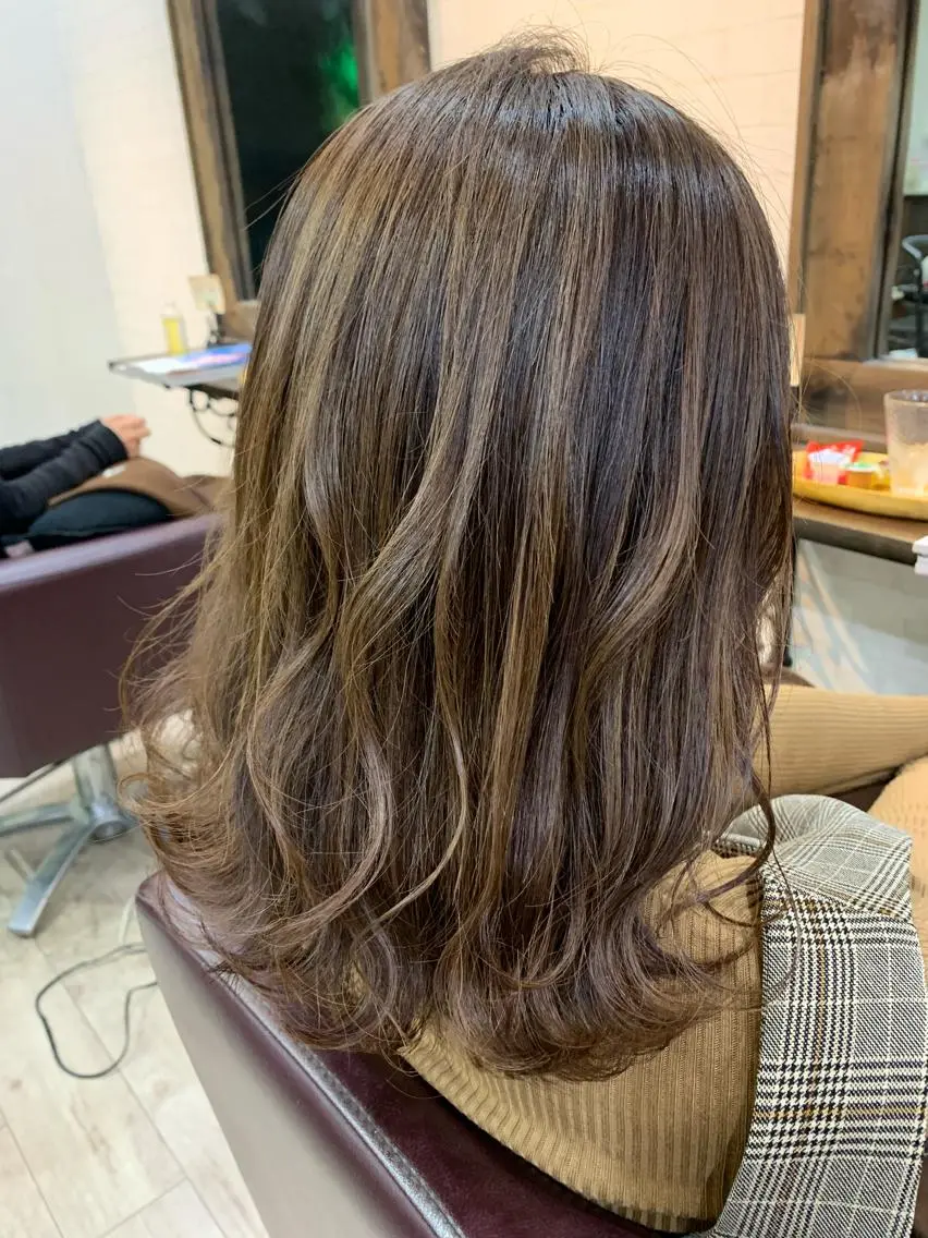 ミディアム カット ヘアカラー パーマ 縮毛矯正 トリートメント 松本 亮のヘアスタイル