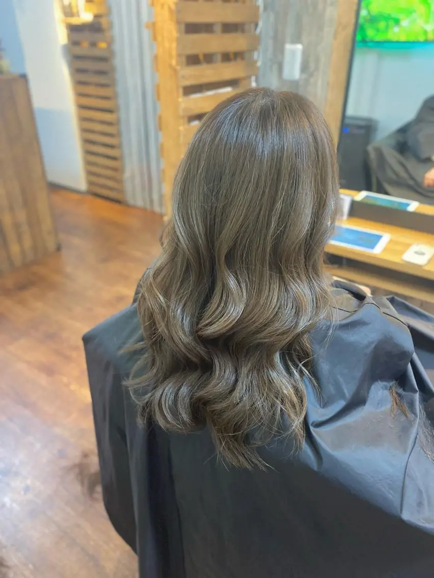 ロング カラー カット ヘアカラー トリートメント Luzir⭐︎ GEN⭐︎のヘアスタイル