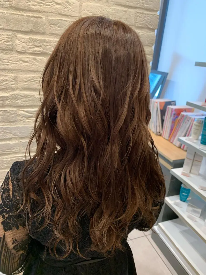 ロング カラー 韓国レイヤー×艶髪 ハイトーンRyukiのヘアスタイル