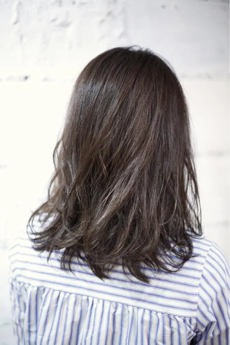 カラー アディクシーカラー グレージュ カット トリートメント 【韓国レイヤー特化 ハッシュカット】のヘアスタイル