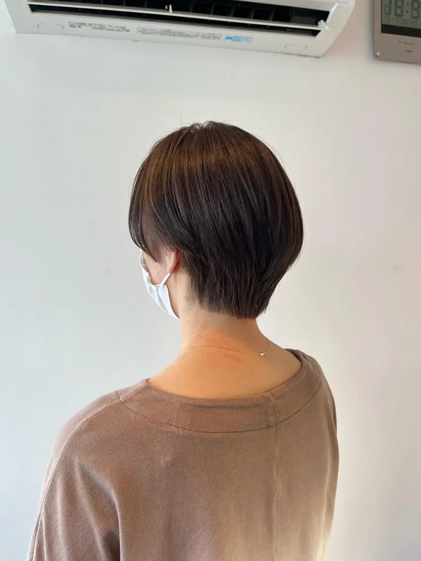 ショート カラー パーマ ブリーチ ブリーチなしカラー ストレートパーマ 多河 遥のヘアスタイル