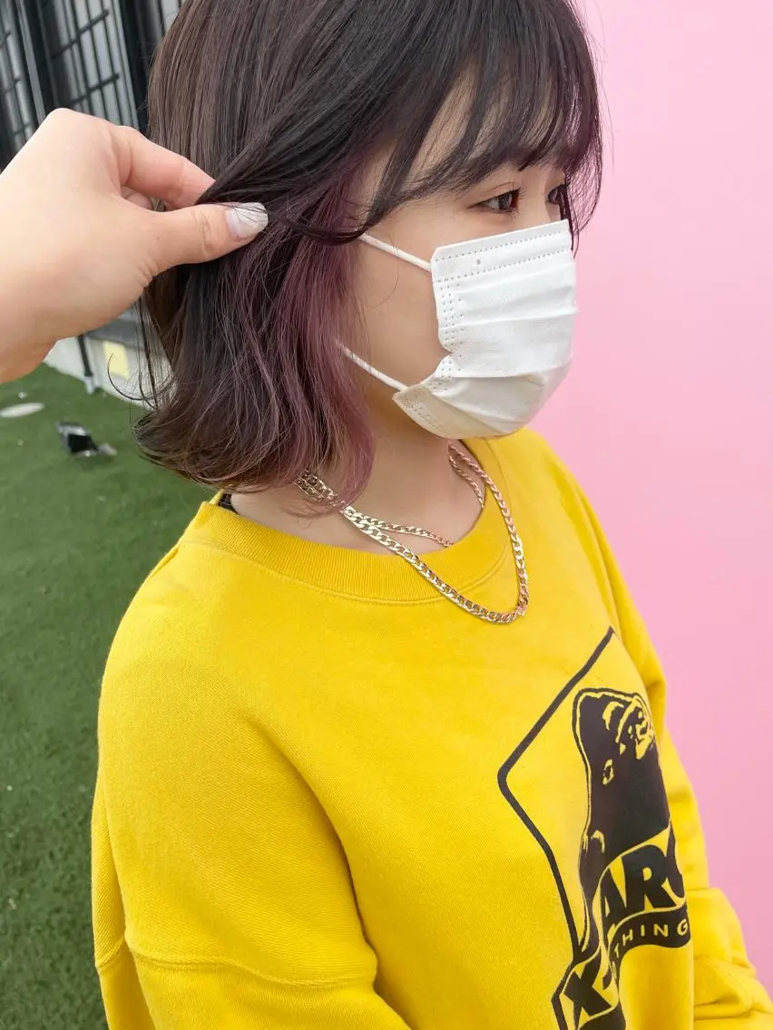 ミディアム ボブ カット ヘアカラー 岩田 萌那のヘアスタイル