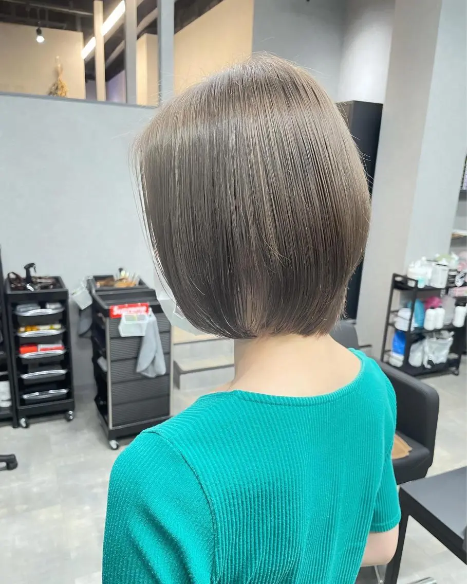 ショート カラー グレージュ 朝倉 海斗のヘアスタイル