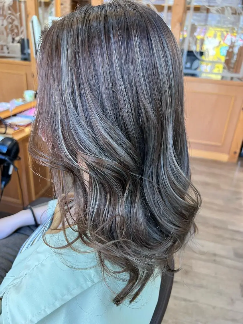 ミディアム カラー デザインカラー ハイライトカラー ハイライト ✨店長✨松下 和正のヘアスタイル