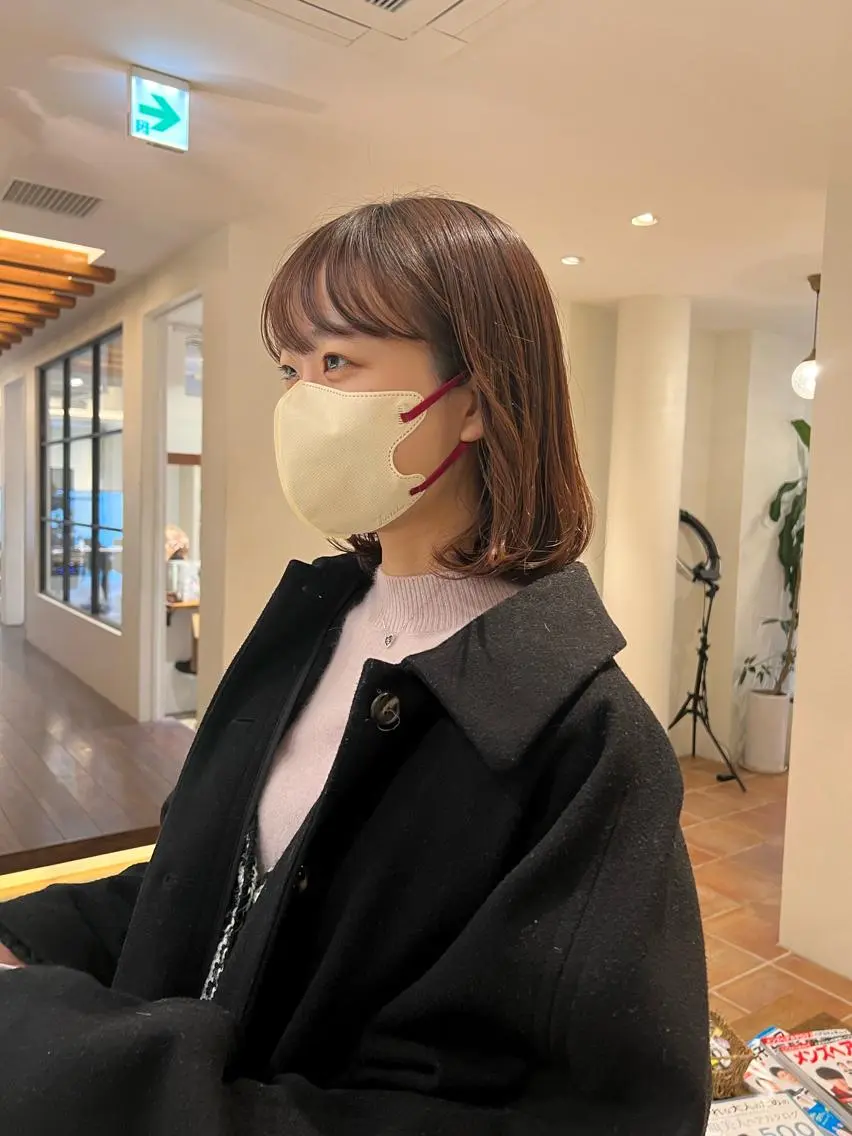 ミディアム 成岡 愛美のヘアスタイル