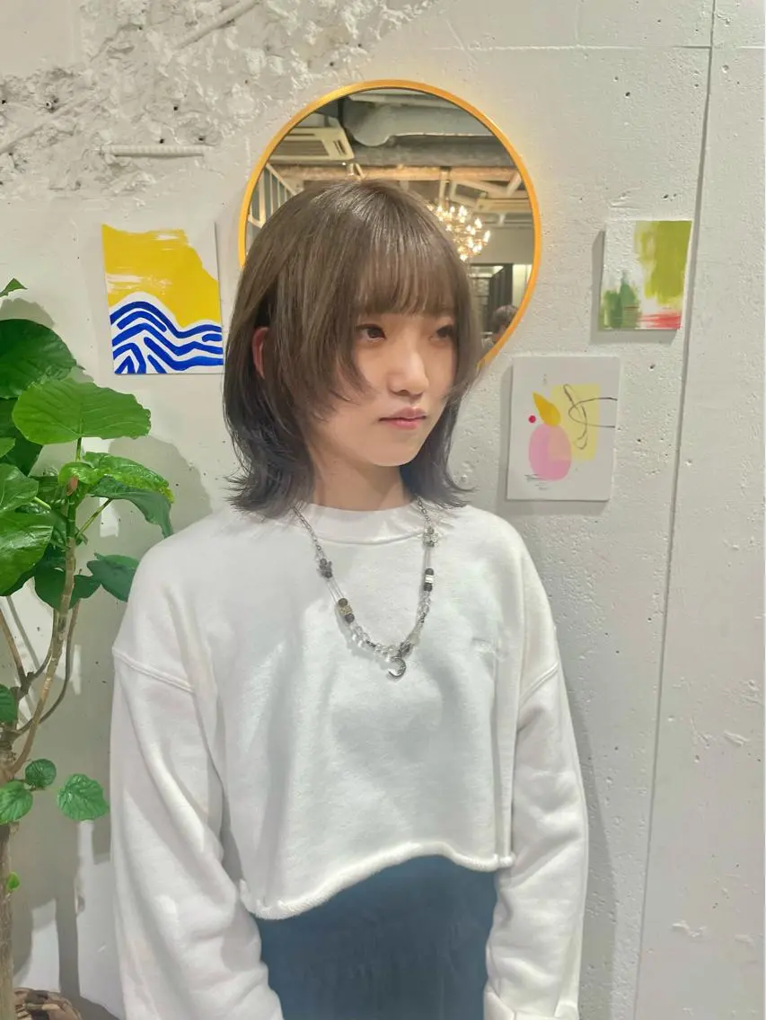 ミディアム カラー グレージュ ウルフカット ヘアカラー ウルフ/似合わせ レイヤー/RIHOのヘアスタイル