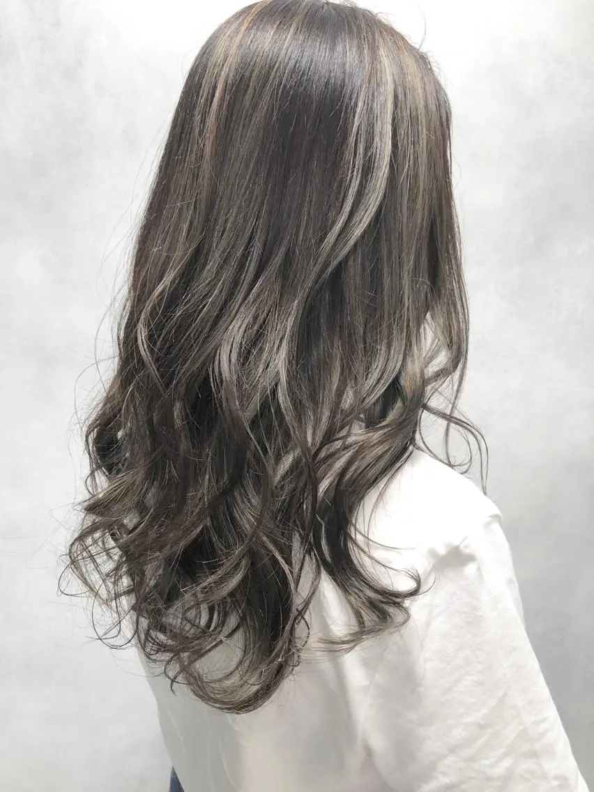 ロング 外国人風カラー ハイライト ヘアカラー トリートメント 小澤大輔 YOLO hairのヘアスタイル