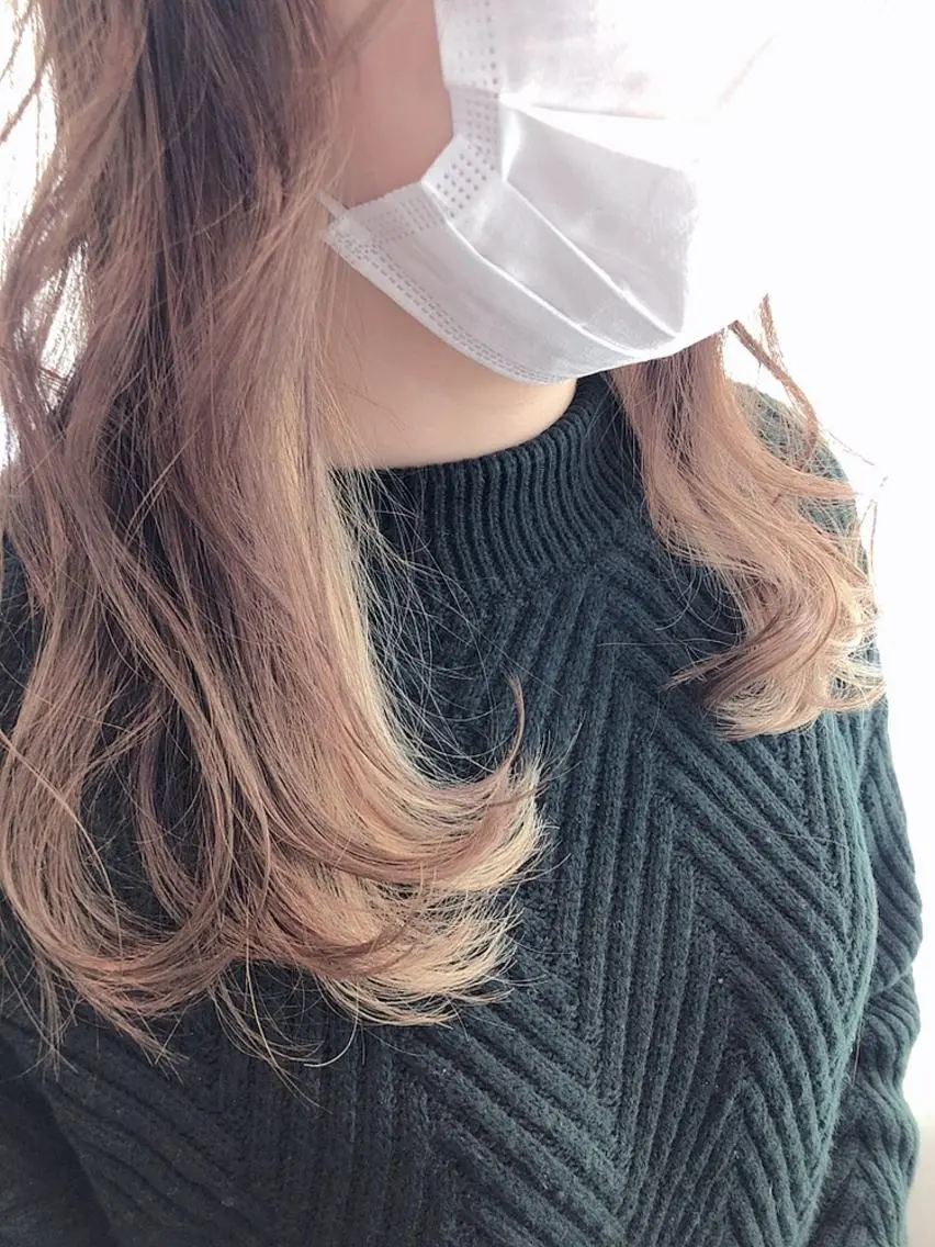 セミロング カラー 榧木 萌香のヘアスタイル