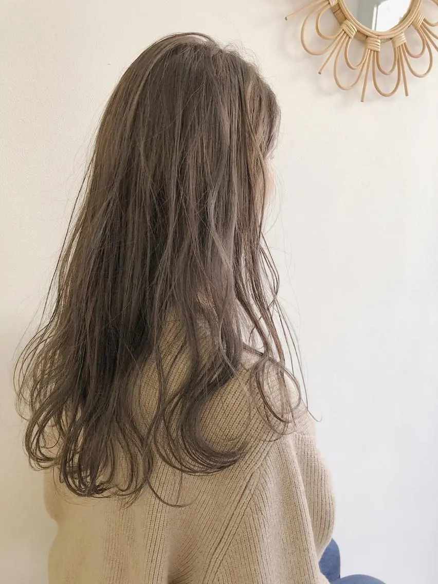 ロング カラー 顔周りレイヤーカット ブリーチminamiのヘアスタイル
