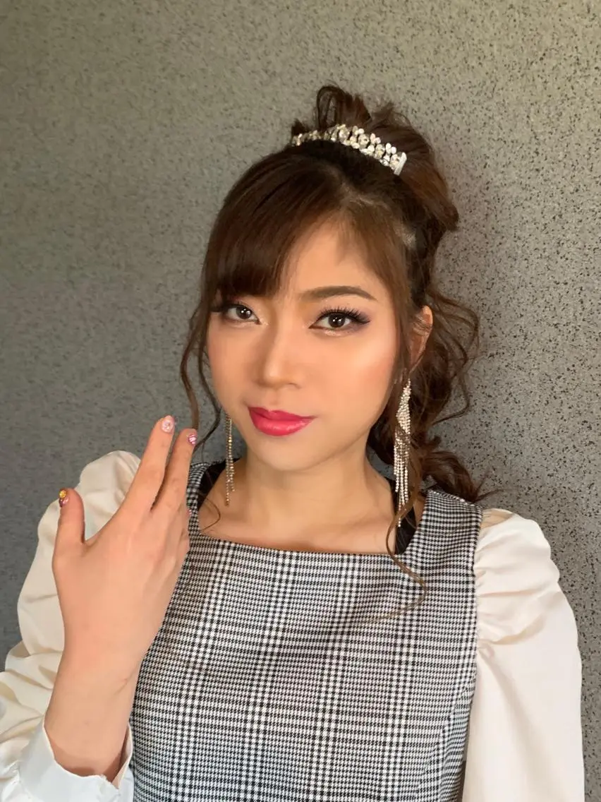 ロング ヘアアレンジ ポニーテール トータルビューティー アリーのエステ・リラクイメージ