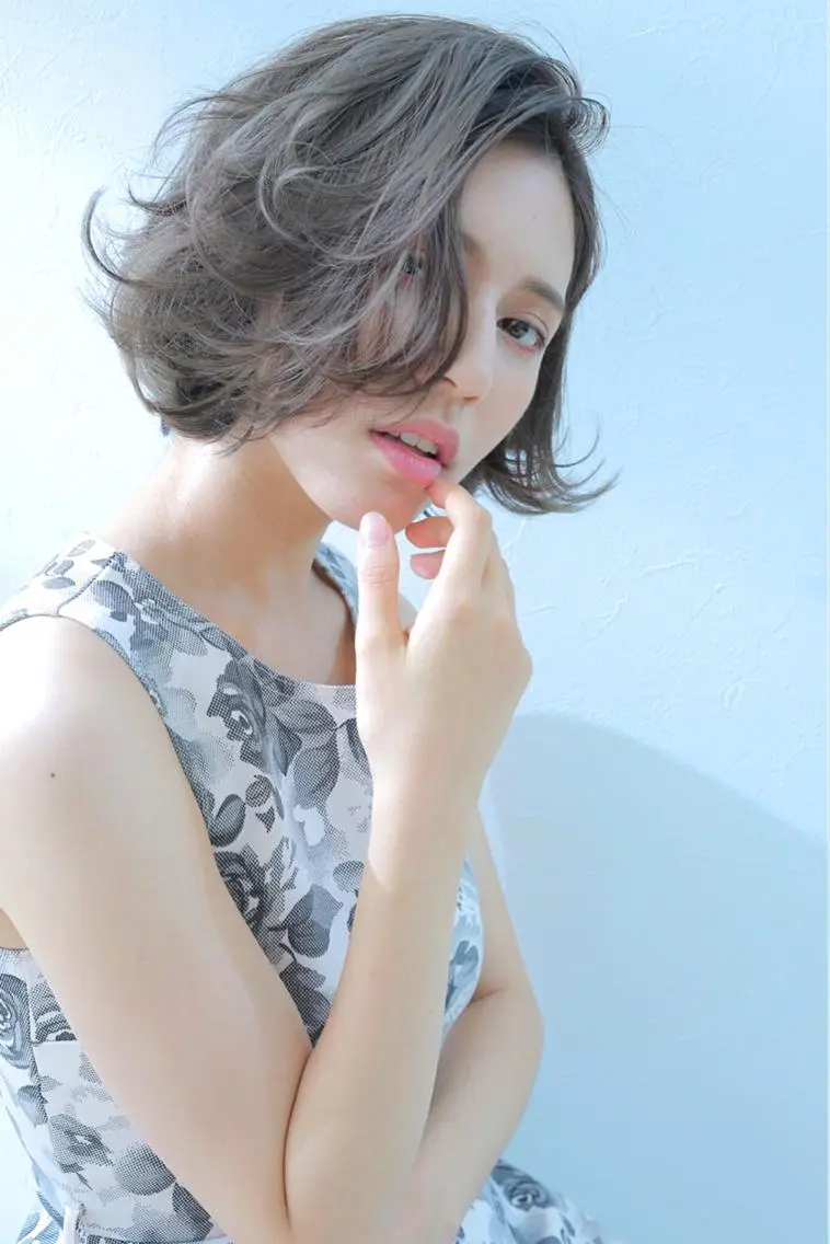 ミディアム ハイトーンブリーチ 土坂 由志【京都】のヘアスタイル