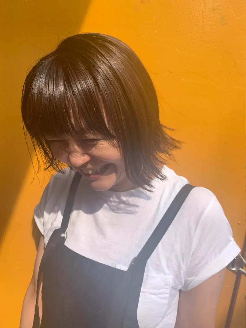 ミディアム ハイライト 外ハネヘア カット ヘアカラー トリートメント ayane⭐️ボブ・ ショート・パーマのヘアスタイル