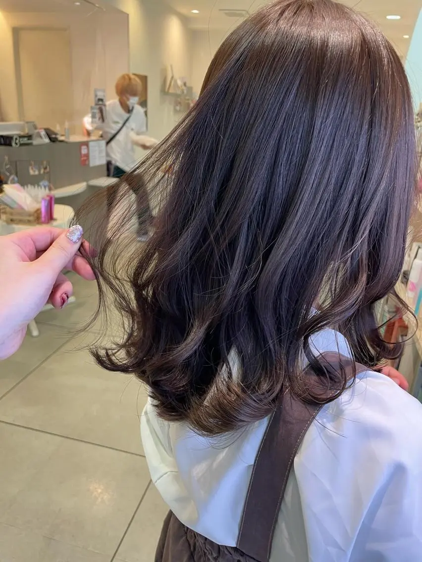 セミロング カラー ブラウンカラー 透明感カラー カット ヘアカラー トリートメント 松佐 ゆかりのヘアスタイル