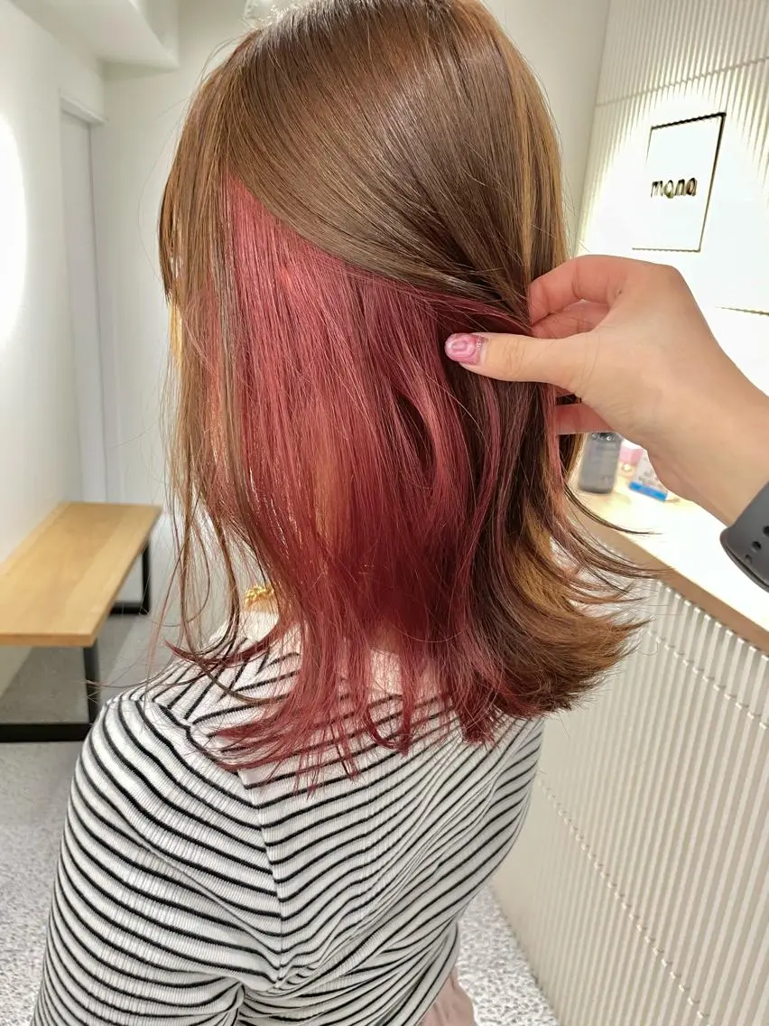 セミロング カラー インナーカラー ピンクカラー ブリーチ/ハイトーン 艶カラー/ユリナのヘアスタイル