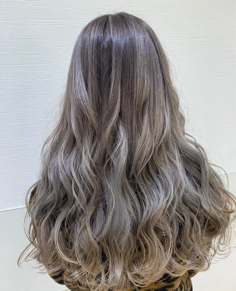 ロング カラー ブリーチ シルバー ホワイトシルバー arch by kenjeのヘアスタイル