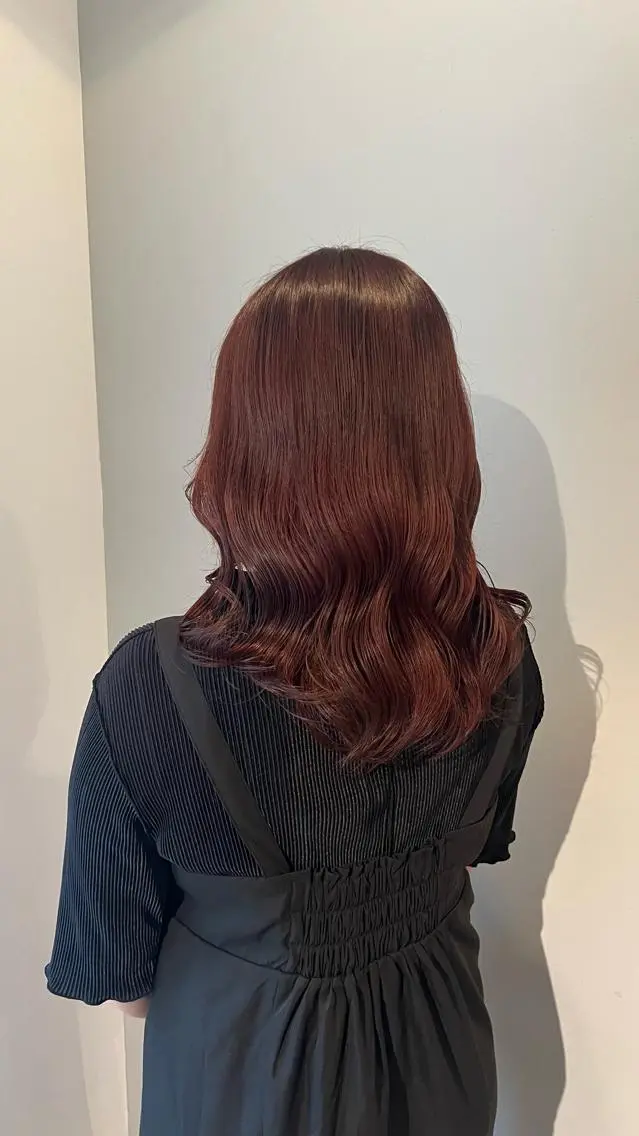 ロング カラー レッドカラー ミディアムレイヤー/ 艶カラー🎀 emiのヘアスタイル