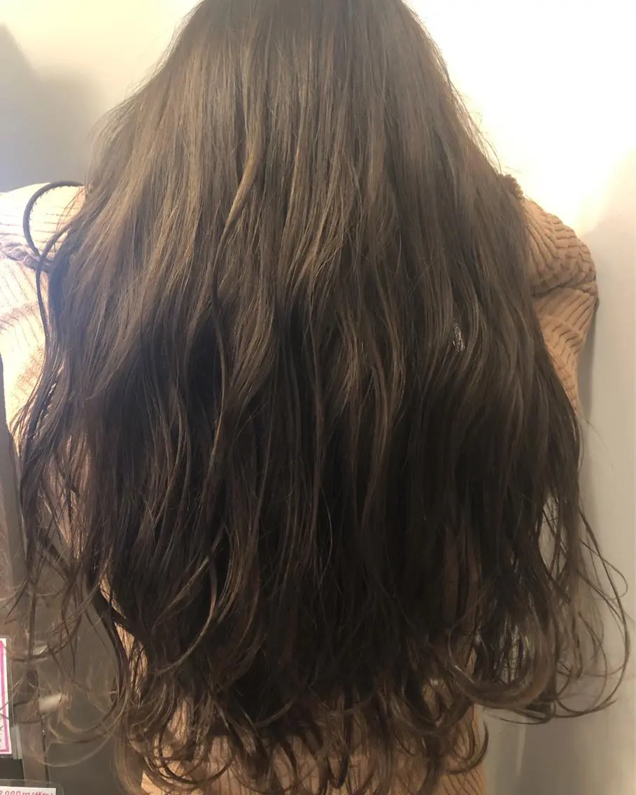 ロング カラー 岡田 拓也のヘアスタイル