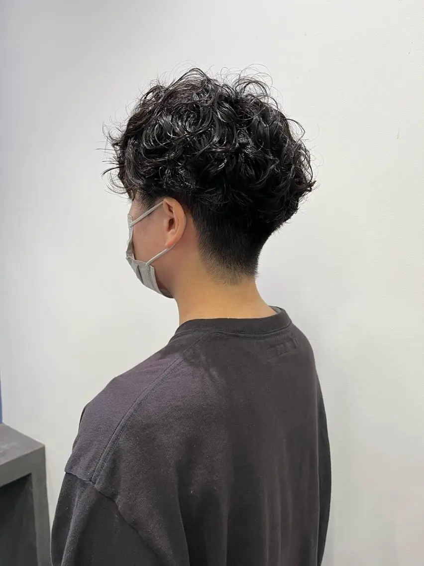 パーマ メンズ メンズパーマ スパイラルパーマ カット パーマ ✨透明感カラー✨ 🦖佐々木未来🦕のヘアスタイル