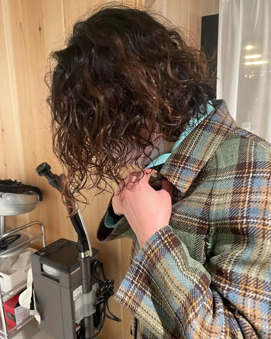 ミディアム パーマ メンズ 吉田一輝 外国人パーマのヘアスタイル