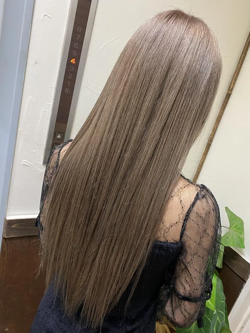 ロング カラー カット ヘアカラー トリートメント ハイトーン/ 髪質改善/垣尾颯大のヘアスタイル