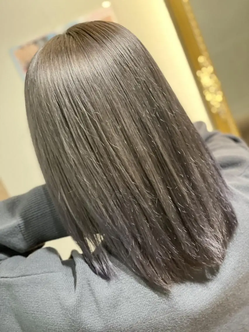 ミディアム カラー ベージュカラー ブリーチ ホワイトベージュ ヘアカラー トリートメント ハイトーン得意😍 Lumiereのヘアスタイル