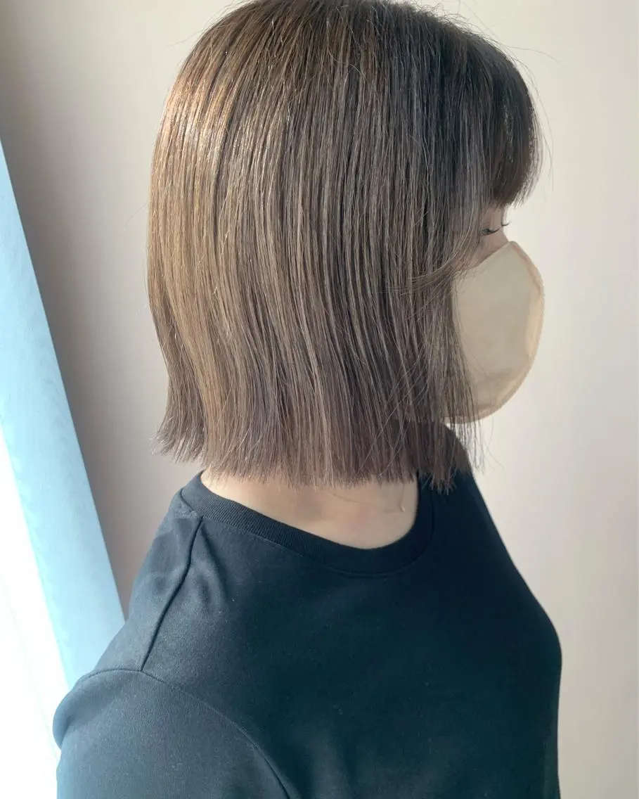 ショート カラー アッシュ ベージュカラー hubhair レイヤー/透明感のヘアスタイル