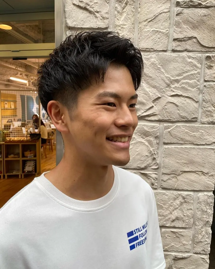 ショート メンズ アップバング メンズ特化 岸本 阪急六甲サロンドロイのヘアスタイル
