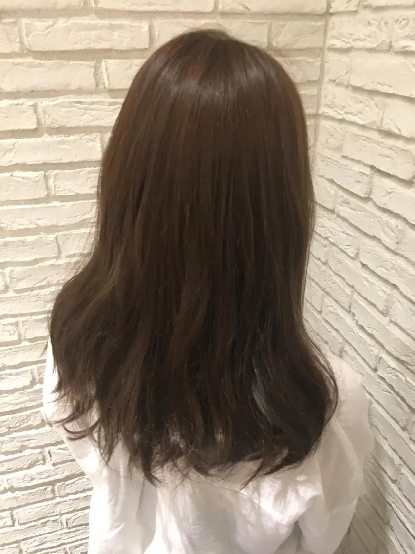 セミロング カラー アッシュ ベージュカラー 鈴木 麻希のヘアスタイル