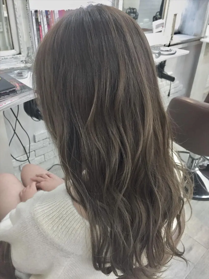 セミロング カラー アッシュ ベージュカラー 【艶髪、髪質改善✨】 Zina杉川のヘアスタイル