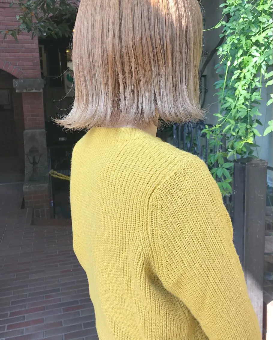 カラー ベージュカラー ブリーチ ハイトーンカラー ハイトーンベージュ クニモトハルナ ボブ/柔らかカラーのヘアスタイル