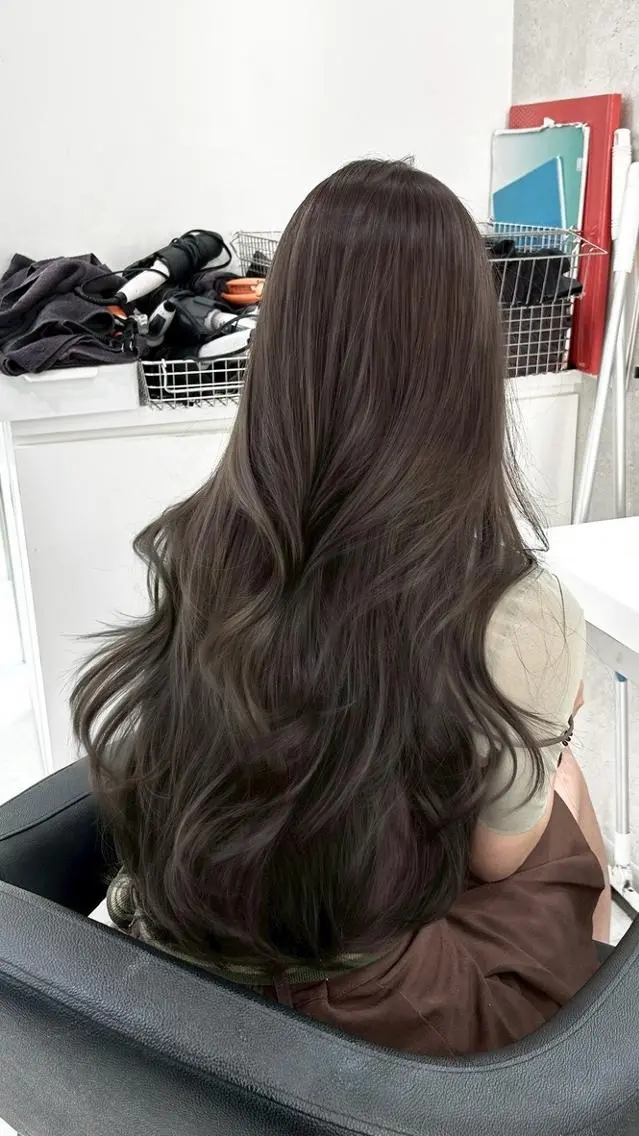 カラー 夏のトレンドヘア🤍 BABY上野のヘアスタイル