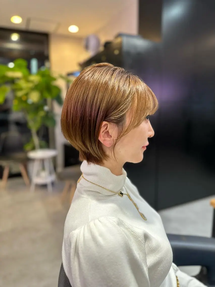 ショート 顔周りカット 小顔カット カット 韓国カラー/エクステ carryのヘアスタイル