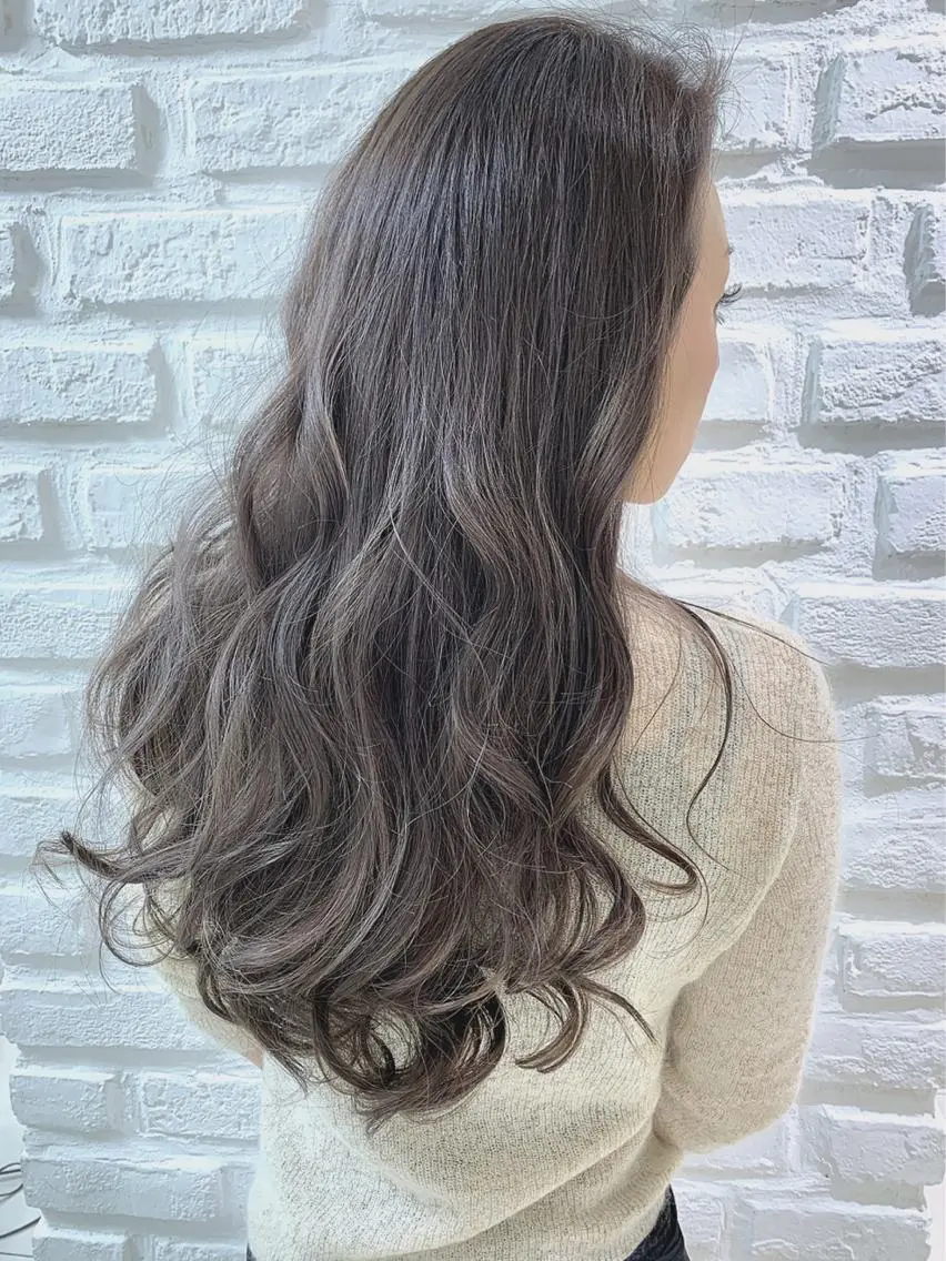 ロング カラー ブリーチ グレージュ ハイライトカラー イルミナカラー ハイライト カット ヘアカラー トリートメント 【髪質改善】 kasumi🌷🌷のヘアスタイル