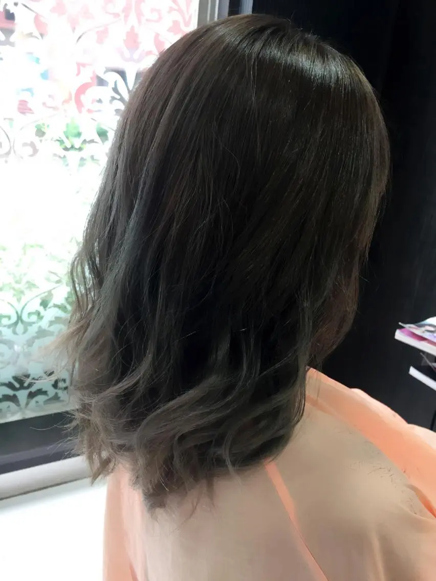 ミディアム セミロング カラー 韓国ヘア✨グレージュ カラーasamiのヘアスタイル