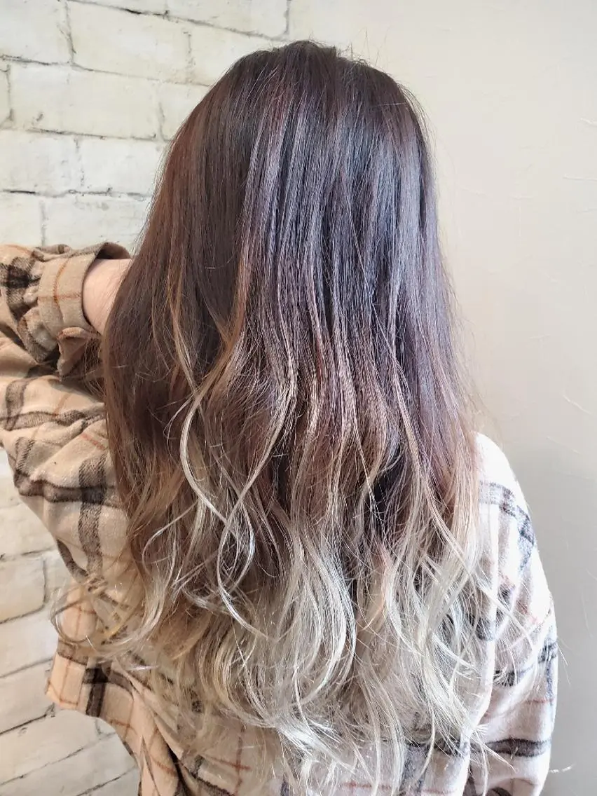 ロング カラー パーマ ヘアアレンジ メンズ ネイル マツエク・マツパ メンズハイライト グラデーションカラー ハイライトカラー ハイライト グラデーション まとまり💯悩み改善 ★松本尚弥★店長のヘアスタイル