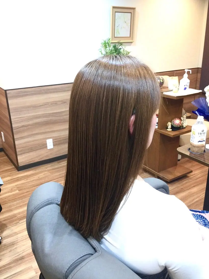 セミロング カラー イルミナカラー Annon プライベートサロンのヘアスタイル