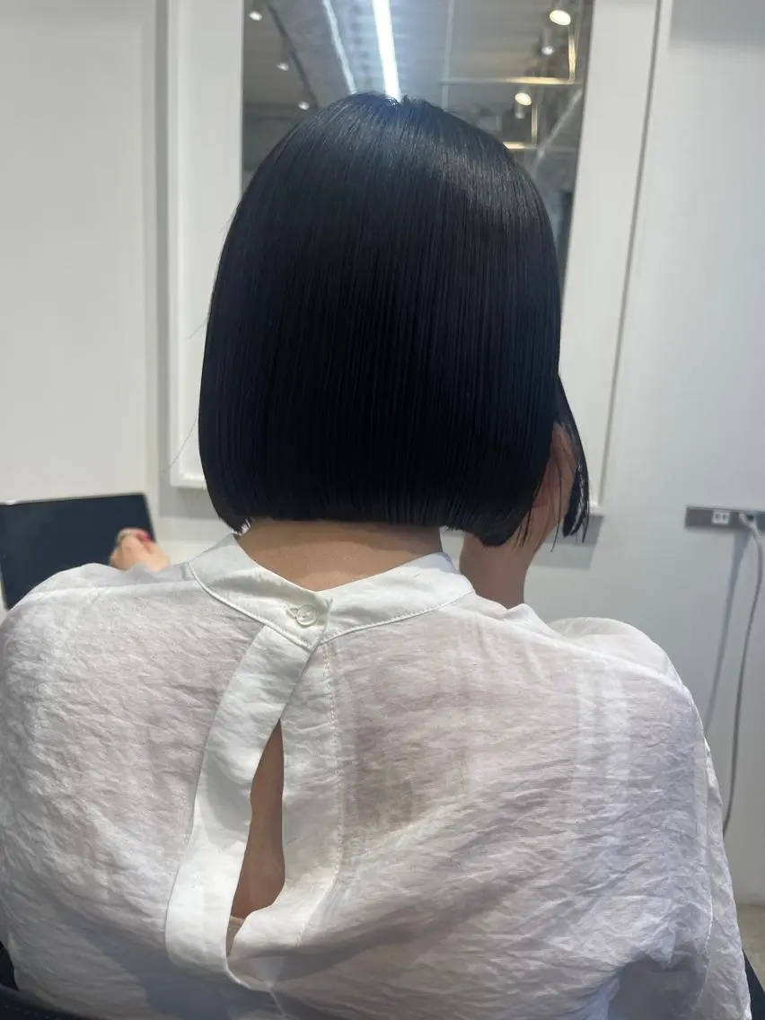 ショート ボブ oma 袮次金 鈴香のヘアスタイル