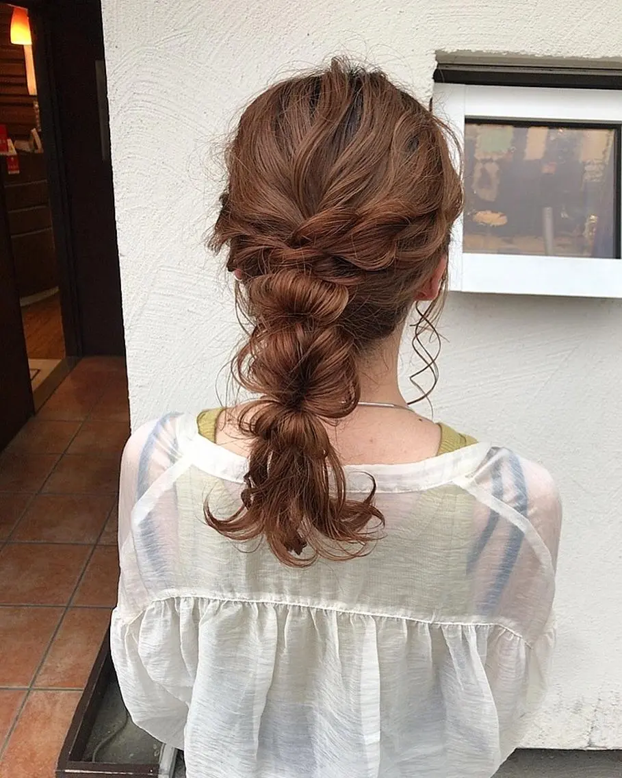 セミロング ヘアアレンジ 林 瑠夏のヘアスタイル