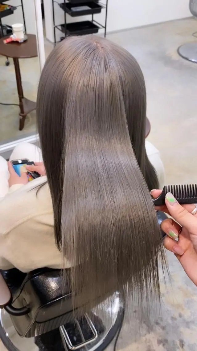 ロング カラー souco/ moenoのヘアスタイル