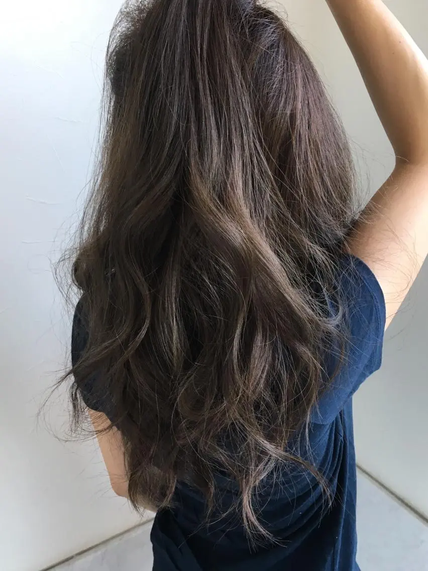 ロング カラー ベージュカラー シルバー シルバーベージュ 川合 勇気のヘアスタイル