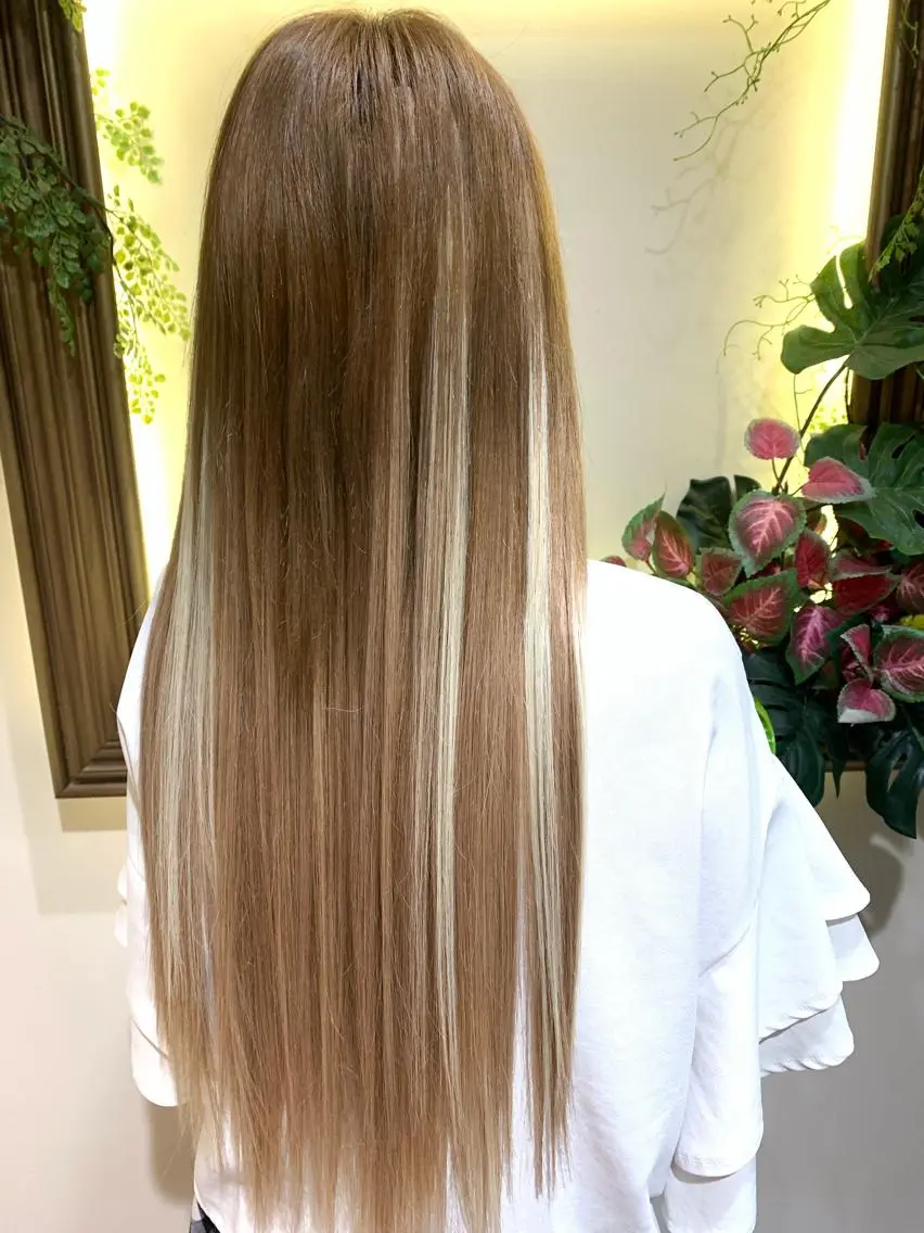 ロング シールエクステ エクステ ハイトーン得意😍 Lumiereのヘアスタイル