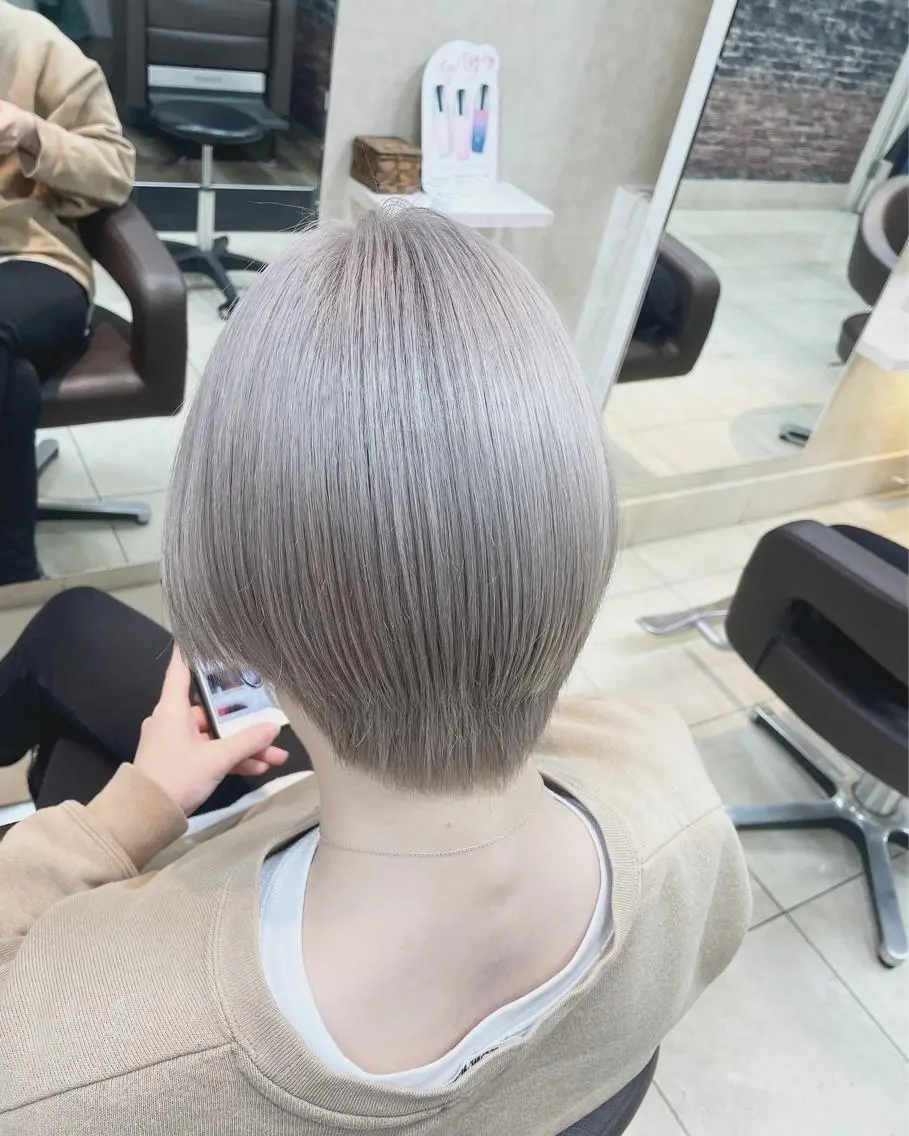 ミディアム 前田 菜奈子のヘアスタイル