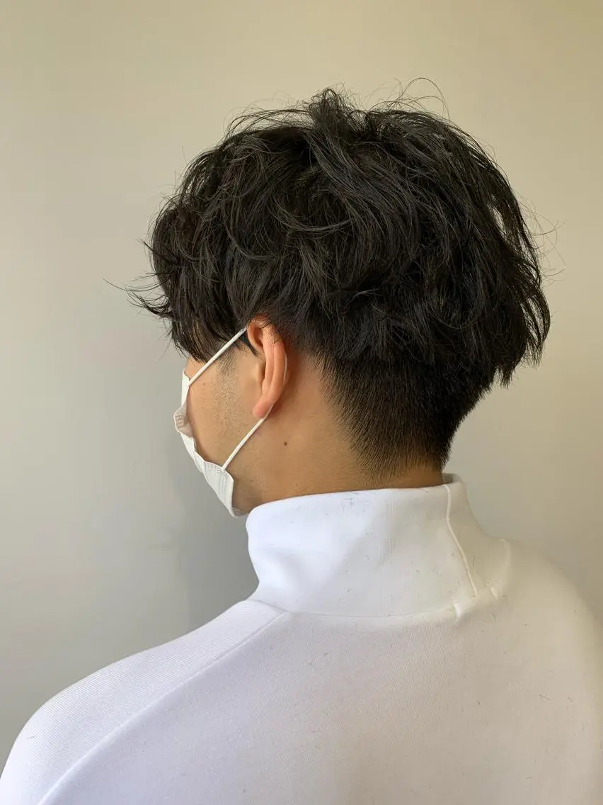 ショート メンズ センターパート メンズパーマ 刈り上げ 大人男髪/メンズ パーマ/hiroのヘアスタイル