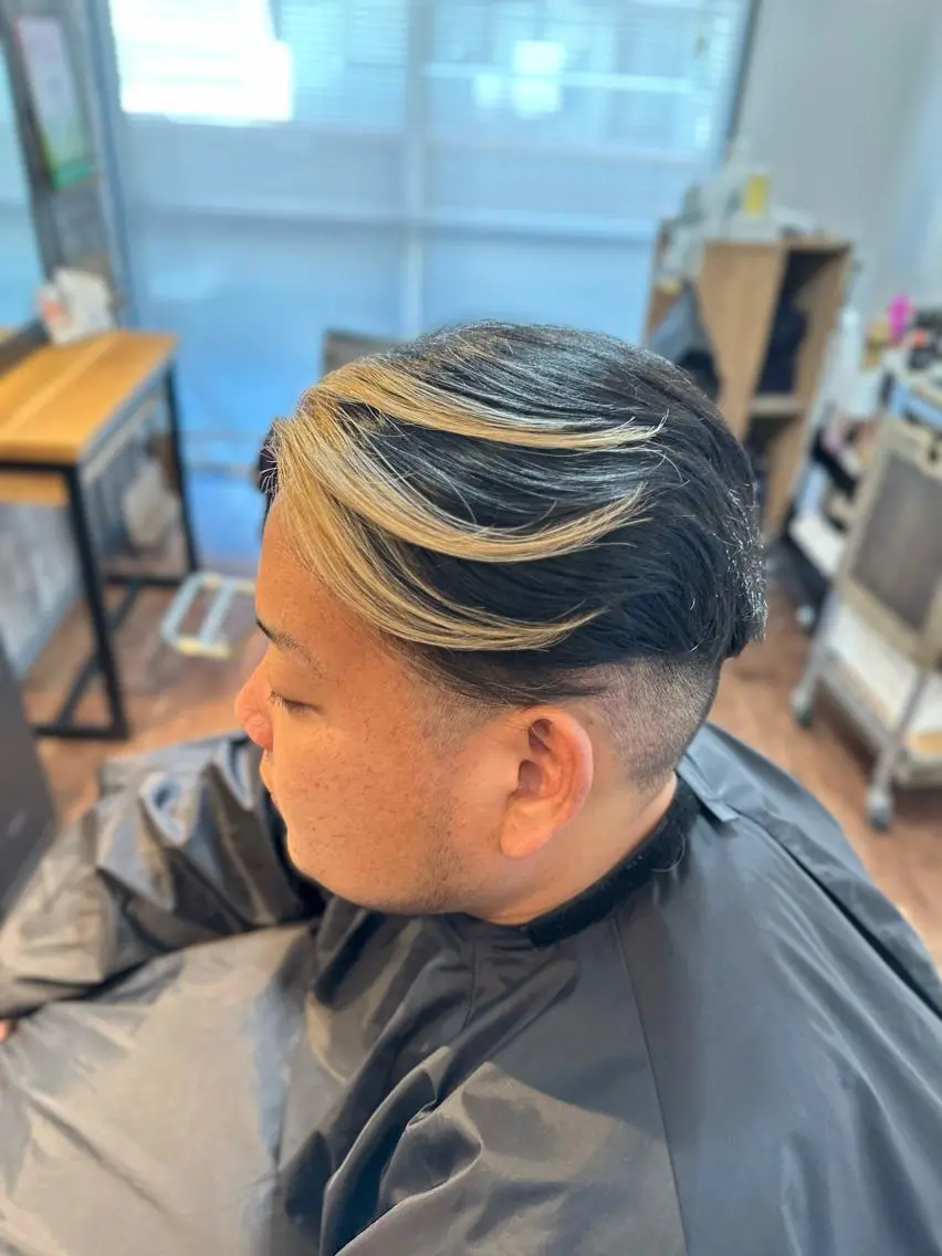 ミディアム カラー メンズ メンズブリーチ ブリーチ Luzir⭐︎ GEN⭐︎のヘアスタイル