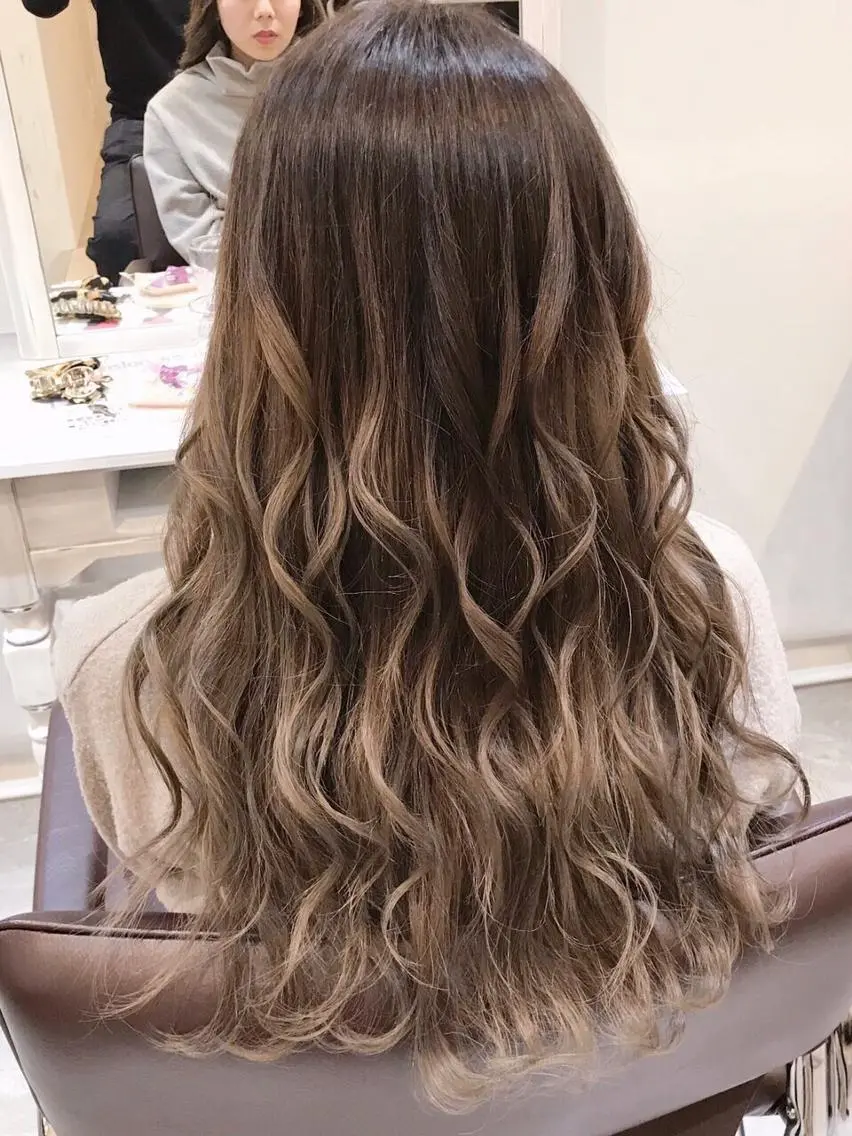 ロング カラー パーマ ヘアアレンジ Device ディバイスのヘアスタイル