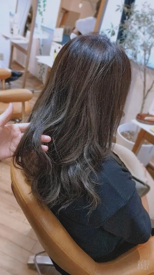 ロング カラー バレイヤージュ レイヤーカット newi 天王寺　 masakoのヘアスタイル