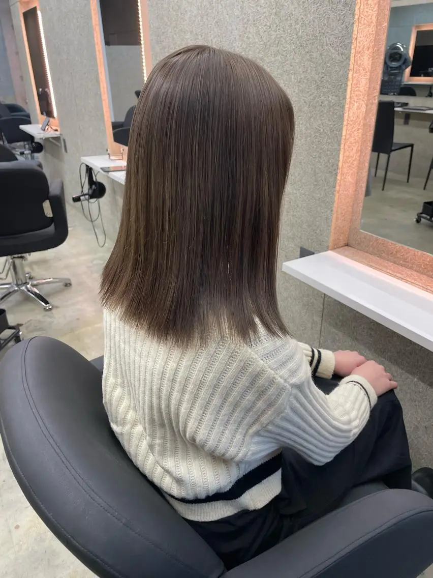 ミディアム カット ヘアカラー 韓国風レイヤー ハイトーンRYOTAのヘアスタイル