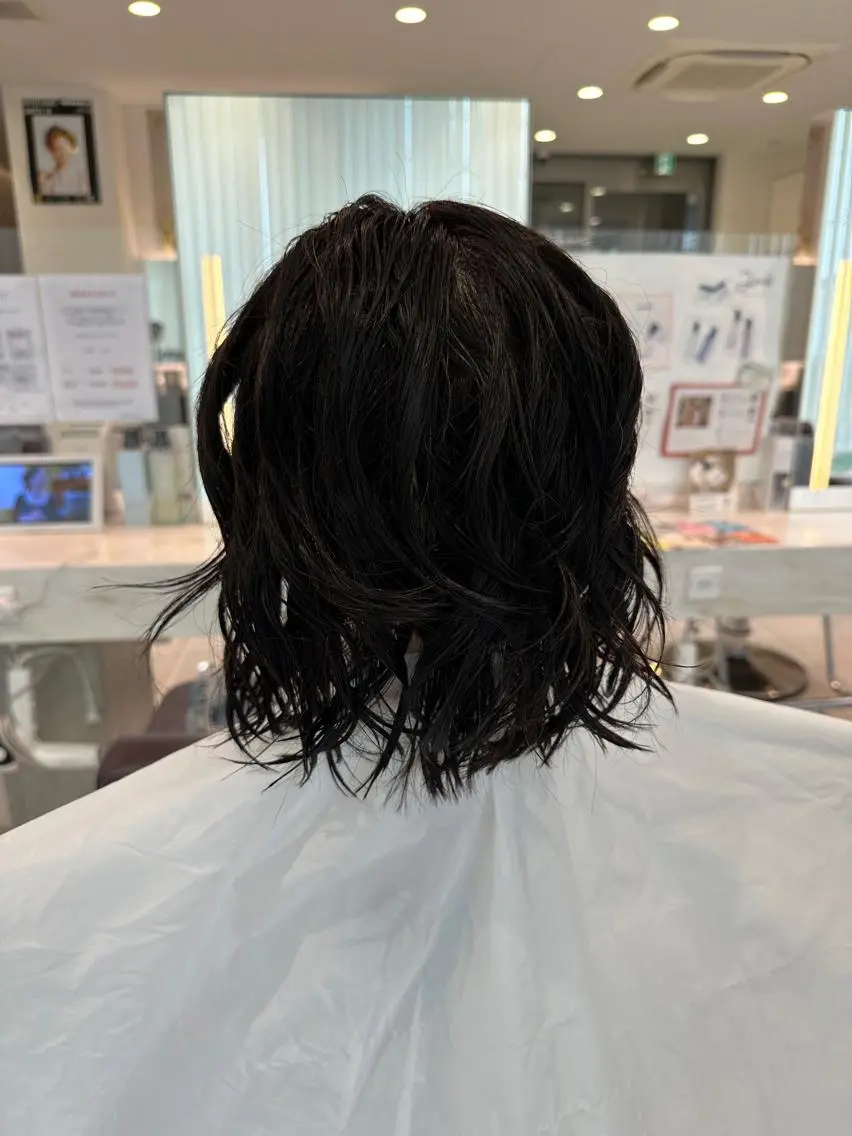 パーマ 月曜日空きあり‼️ 艶々カラー🩷のヘアスタイル