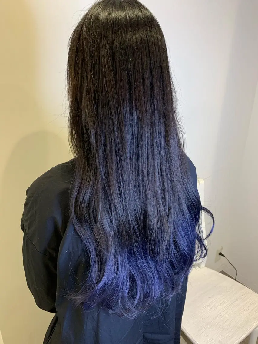 ロング カラー ブルーカラー グラデーションカラー 山本 章人のヘアスタイル